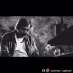Hassan Pourshirazi Instagram - Repost @peyman_haghani اولین فیلم سینمایی من (پيمان حقاني )با نام “مردی که گیلاسهایش را خورد” در سال هزاروسیصدوهشتادوهفت ساخته شد، فیلم نمایشهای موفقی در جشنواره های الف دنیا داشت ولی در ایران (با برچسب کلیشه‌ای آن دوران) به «سیاه نمایی» متهم شد و به همین خاطر تنها دی وی دی آن به بازار آمد و هرگز رنگ پرده را در سینماهای ایران ندید. فیلمی که بیشتر نماهایش در مدیوم شات و لانگ شات روایت می‌شود و اساسا برای سینما ساخته شده بود. اما آنچه که اینجا می‌خواهم بگویم و بسیار مهم است قصه زن و مردی میانسال و پسر بچه‌ ده ساله شان است که الهام بخش ساخت این فیلم شد. عصر یک جمعه تابستان بود که از اتوبوس پیاده شدم و در کنار اتوبان صدر آن خانواده عاصی را دیدم. تشنج شدید میان آنها توجه من بیست و سه ساله را به خود جلب کرد برای همین چشم از آنها بر نداشتم! مرد با عصبانیت زیاد به زن و پسرش فهماند که آن کاری را بکنند که او از آنها خواسته. من به بالای پل عابر پیاده رسیده بودم و چشم از آنها بر نمی‌داشتم و از بالای پل آنها را تماشا می‌کردم. اندکی نگذشت که مرد مستاصل و پریشان وارد اتوبان شد از خط اول اتوبان گذشت و به اواسط خط دوم رسید و ایستاد. ماشینها با سرعت زیاد از کنارش رد می‌شدند. من وسط پل عابر درست بالای سر مرد ایستاده بودم. ما چهار نفر تنها عابرین آنجا بودیم. دو نفر کنار اتوبان، یکی بالای پل عابر و آن دیگری درست وسط اتوبان در میان عبور ماشینهایی که با سرعت زیاد از کنارش رد می‌شدند. همگی متوقف شده بودیم. زمان ایستاده بود و ما نیز تا آن لحظه که مرد خودش را جلوی ماشینی پرت کرد، بهت زده محو تماشایش بودیم. صدای ترمز و پس از آن صدای شیون زن و پسربچه اتوبان را پر کرد. من دیگر نتوانستم بایستم بسمت خانه گریختم اما سال بعد این تصویر تبدیل به ایده ای شد و آن ایده تبدیل به این فیلم. پ.ن: اینکه به آدمها و روانشان چه می‌گذرد که چنین می‌کنند با جان‌شان با تنها دارائی زندگی شان ، این مهم را هیچ حاکمی هرگز نفهمیده و نخواهد فهمید! چون سیاست مداران حتی اگر فقیر زاده شده باشند ولی هرگز در دوران ریاستشان فقر را تجربه نمی‌کنند ..... http://www.nooripictures.com/index.php?option=com_k2&view=item&id=75:a-man-who-ate-his-cherries-mardi-ke-gilass-hayash-ra-khord&Itemid=68