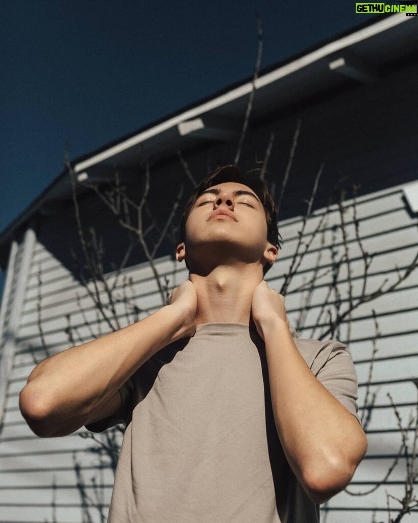 Hayden Byerly Instagram - It was super bright out, I had a cold, and yet @rickbhatia still did an amazing job.