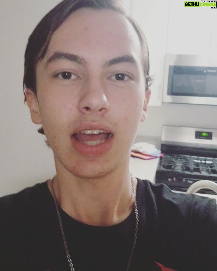 Hayden Byerly Instagram - Paul's already ruining my new place this Wednesday my dudes...
