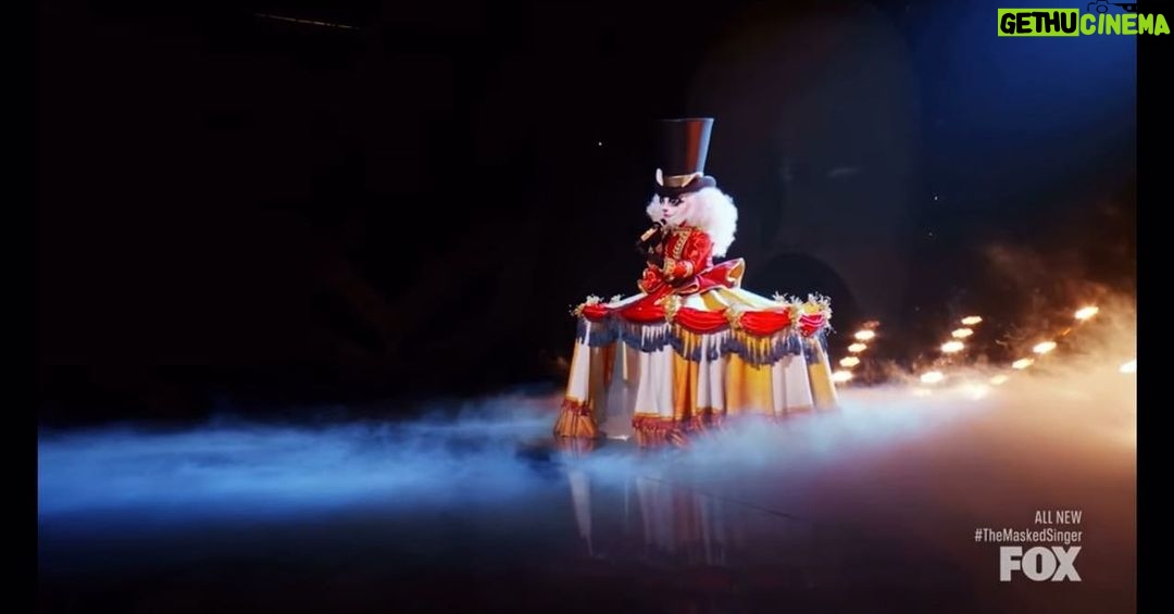 Hayley Orrantia Instagram - @maskedsingerfox 🐱🎪 #TheMaskedSinger #Ringmaster