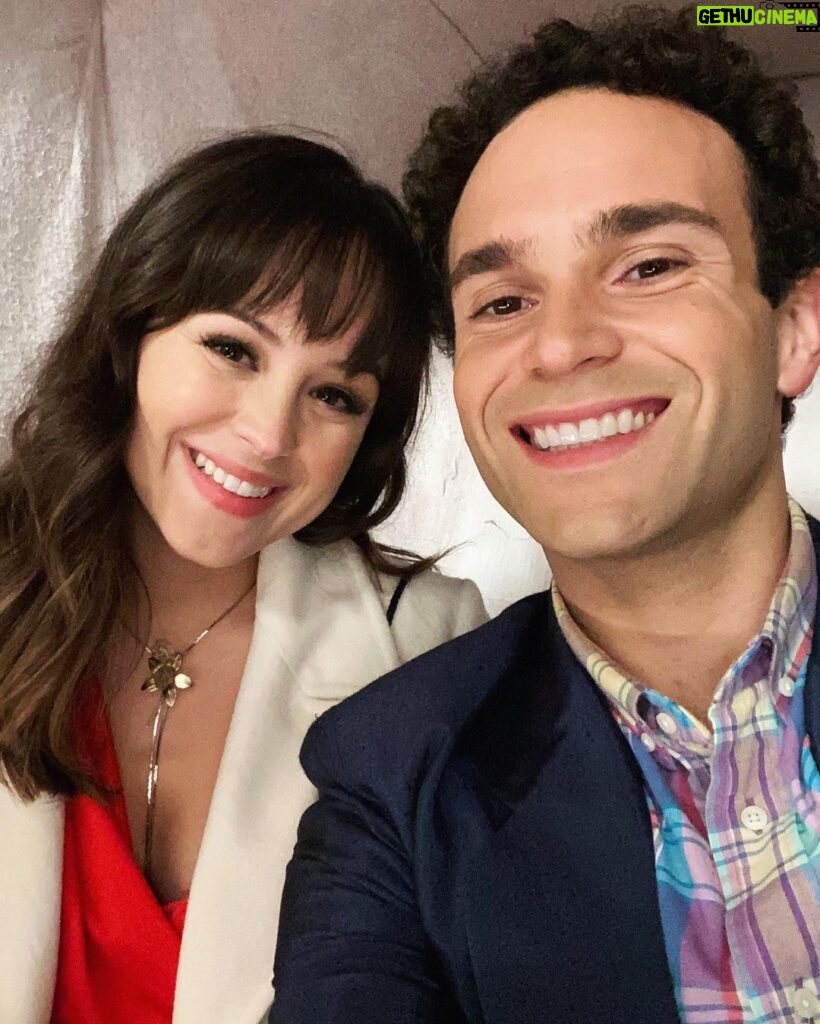 Hayley Orrantia Instagram - so thankful for this tv sibling of mine 💜 tune in tonight to our @thegoldbergsabc Valentine’s episode! #TheGoldbergs