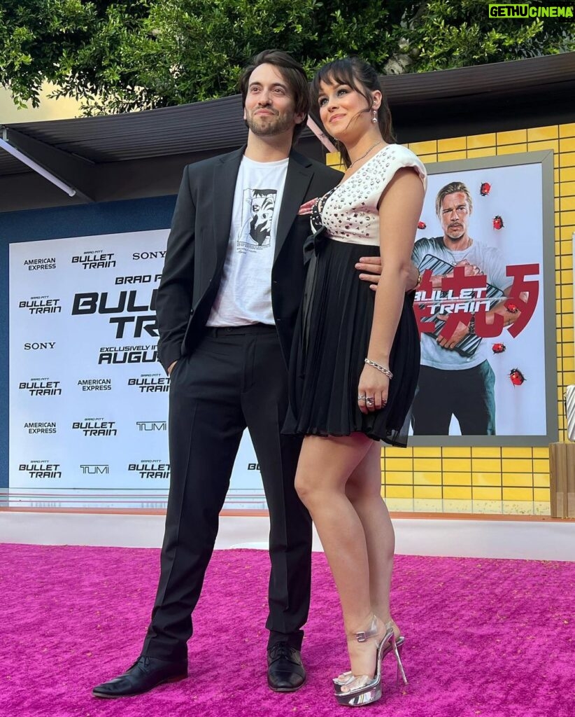 Hayley Orrantia Instagram - the amount of times i gasped during this movie is insane - a must see! @bullettrainmovie 🚇 #BulletTrain • • • styling • @stylelvr hair • @stuntzbeauty makeup • @antonmakeup Los Angeles, California