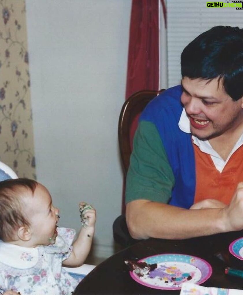 Hayley Orrantia Instagram - If you’ve met him, you’ve witnessed my father’s dry sarcastic humor, generosity, intellect, creativity, fun-loving nature and love for his family. He set the bar pretty high when it comes to being a great dad. I simply would not be where I am today if it wasn’t for his endless support & I’m lucky that i get to work with him in so many different capacities. I miss you, dad, and I can’t wait to see you soon! 💜 #HappyFathersDay
