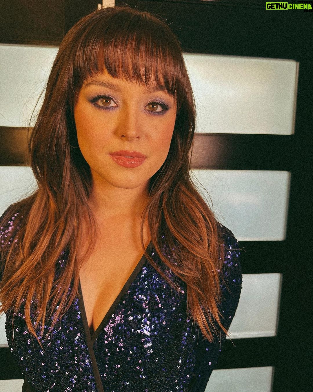 Hayley Orrantia - 9.8K Likes - there’s nothing I love more than a 70s vibe 🪩 loved the show and can’t wait to see how the rest of the season plays out ✌🏻@daisyjonesandthesix #daisyjonesandthesix
