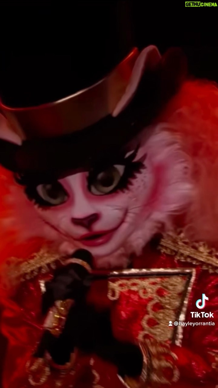 Hayley Orrantia Instagram - 2022 was one for the books ππͺπ±π€πΊβοΈπ πΆππ» #Goodbye2022 #NYE