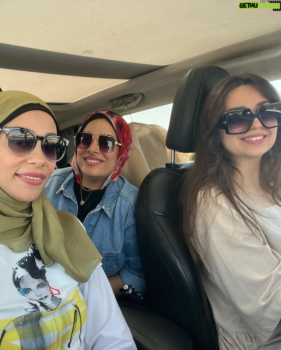 Heba Magdi Instagram - الناس الحلوة 😍😍 @shaimaa_mohsen1 @ayarady_makeup_artist Dress @frillucairo