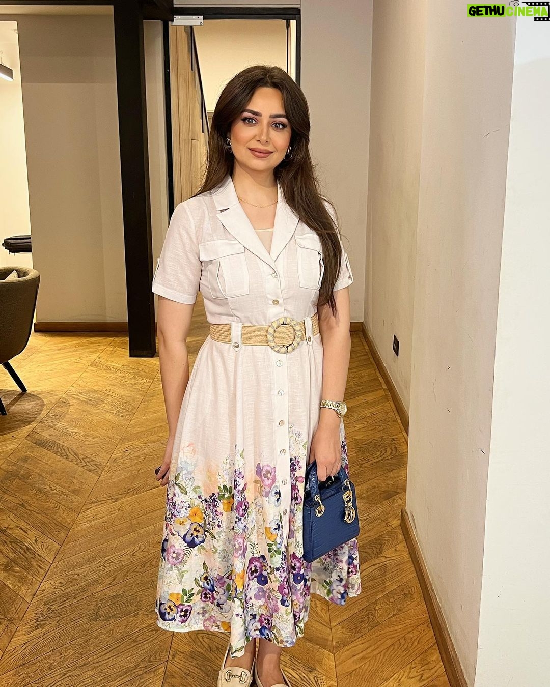 Heba Magdi Instagram - شكراً علي الدعوة سعيدة بمشاركتي في حملة السكر برة تحت رعاية وزارة الصحة @elsokarbara _______________ Dress @be_my_guest_shopping MUA @ayarady_makeup_artist