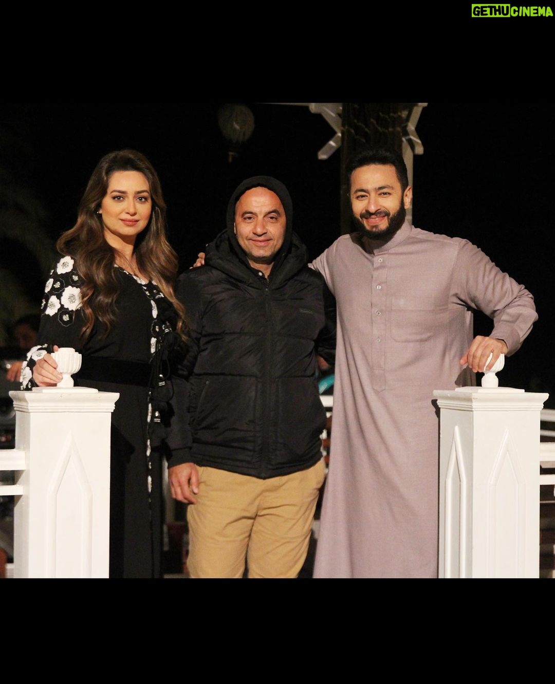 Heba Magdi Instagram - استاذي المخرج الكبير احمد سمير فرج و النجم حمادة هلال @ahmedsamirfarag @hamadahelaleg #المداح_أسطورة_العشق ____________________ Outfit @be_my_guest_shopping
