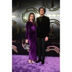 Heba Magdi Instagram - 🖤💜 #JoyAwards ceremony _________________________ Suit @moaaz_el_behairy Dress @fasateen_boutique Makeup artist @hebaalshshtawi Jewelry @dimajewellery Fur @be_my_guest_shopping Bag @massrah_lets_glow Riyadh, Saudi Arabia