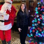 Heba Magdi Instagram - Happy new year 🎄 ________________ Thank you @hedeyastores for the beautiful day with Santa ❤️