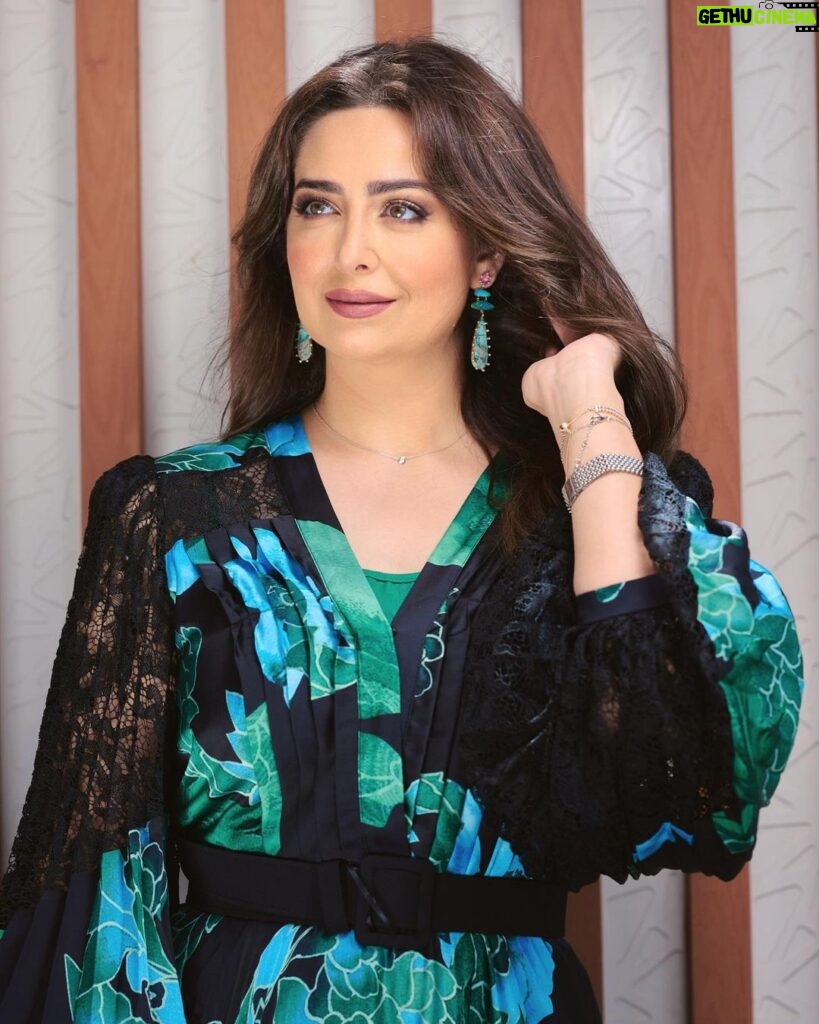 Heba Magdi Instagram - 💚💙 Dress @be_my_guest_shopping Jewelry @dimajewellery