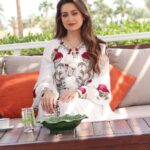 Heba Magdi Instagram - احلام و منال و رحاب 🔥 #المداح_أسطورة_العشق Dress @be_my_guest_shopping بحيرة قارون - الفيوم - مصر