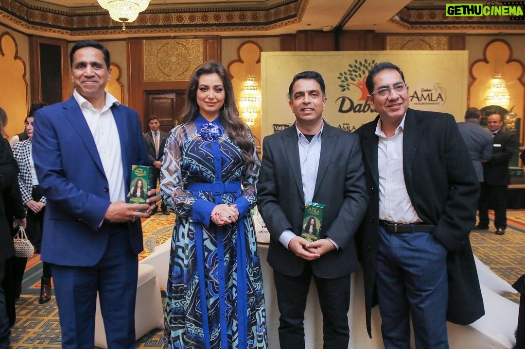 Heba Magdi Instagram - It was a great pleasure meeting the founders and Chairmen of Dabur International company during a lovely event yesterday celebrating #DaburAmla @daburamlaeg @daburamlaarabia @imohitmalhotra1969 📸 @mo.hussien89 @crispyshotseg