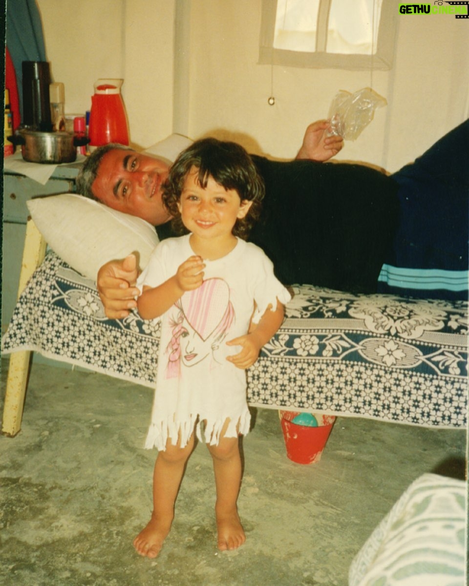 Heba Magdi Instagram - His name is Magdi .. he is my Father but he is the best Man in the world .. He has ALL THE INGREDIENTS for a RIGHT MAN (Ah wallahy) I was lucky with this guy .. Happy Father’s Day Magdi in heaven 🌹