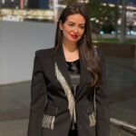 Heba Magdi Instagram - شكراً دكتورة نيفين القباچ وزيرة التضامن الاجتماعي علي التكريم عن مسلسل المداح __________ Blazer @be_my_guest_shopping