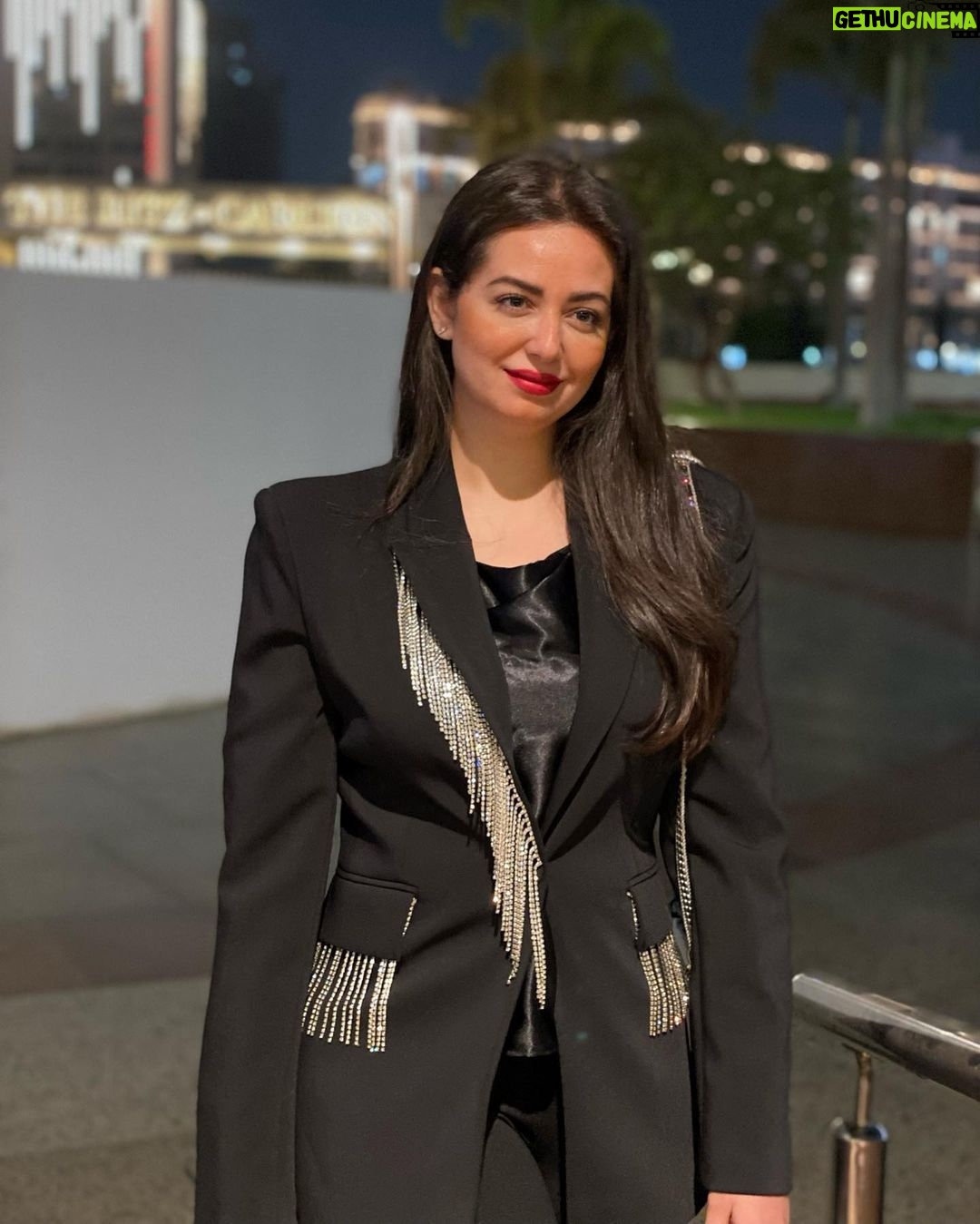 Heba Magdi Instagram - شكراً دكتورة نيفين القباچ وزيرة التضامن الاجتماعي علي التكريم عن مسلسل المداح __________ Blazer @be_my_guest_shopping