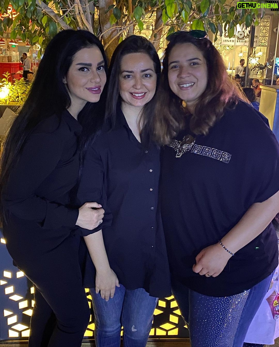 Heba Magdi Instagram - “ Monday Night ✨” My beautiful @salmaghallyy @samandamagdyfahmy