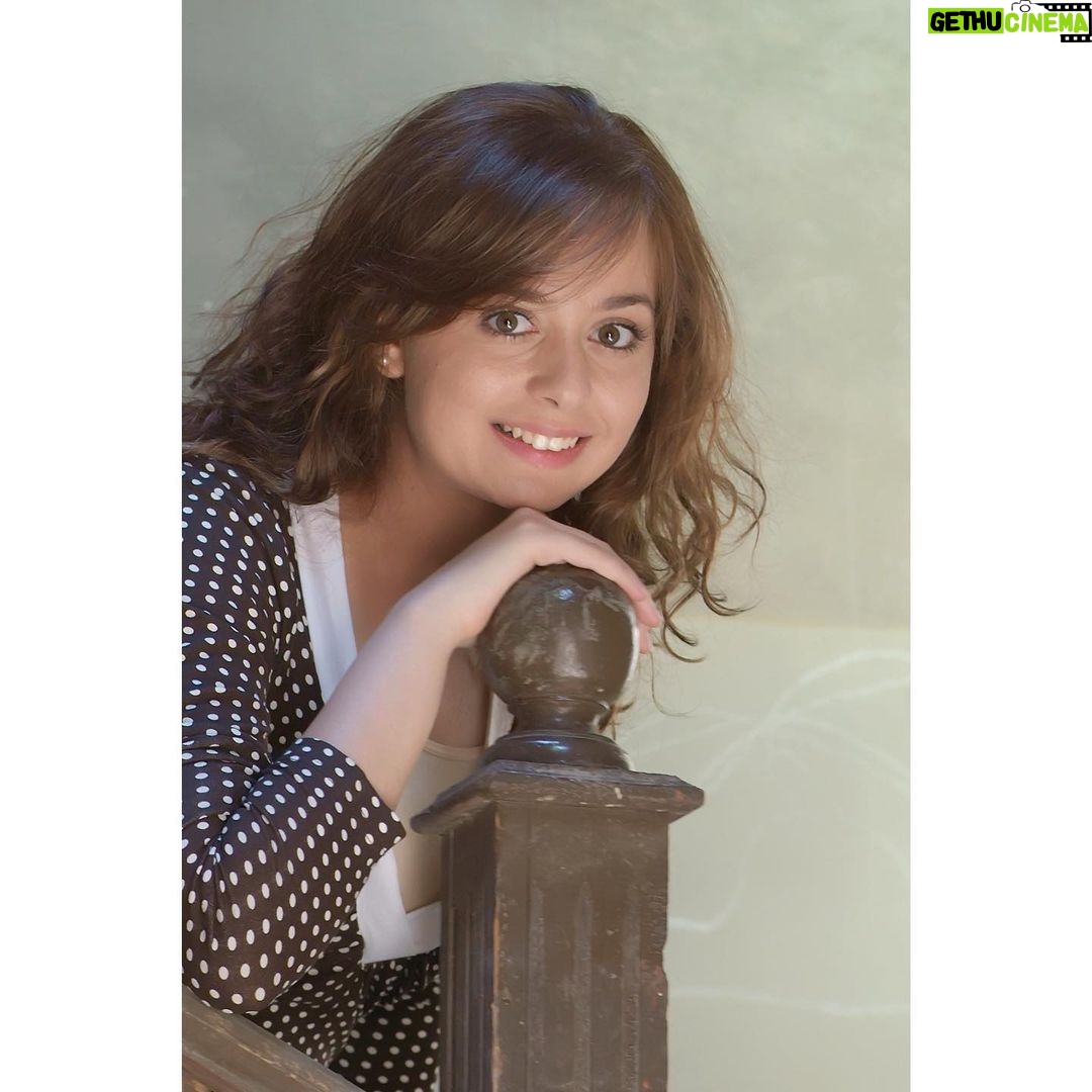 Heba Magdi Instagram - المخرج الكبير المبدع استاذي "محمد فاضل" كان ليا الحظ اني اشتغلت معاه سنة ٢٠٠٦و ٢٠٠٧ و اتعلمت و استفدت منه و غنيت و مثلت و عزفت ع العود في مسلسل "ليل التعالب" و لولا الماضي .. ماكان الحاضر ❤️