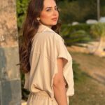 Heba Magdi Instagram - #عيشها_بفرحه Suit @be_my_guest_shopping Bag @vous.lavez MUA @ayarady_makeup_artist Jewelry @azzafahmy
