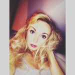 Helen George Instagram - End of the longest week, thanks to anyone who's been to see #loveinidleness at the @menierchocolatefactory so far 👍🏻