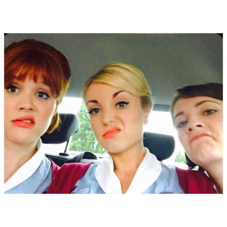 Helen George Instagram - Thank you for watching our show, we had a scream making series 6 👊🏻
