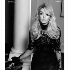 Helen George Instagram - Thank you @cassiemakeup for contouring the shit out of me 😉