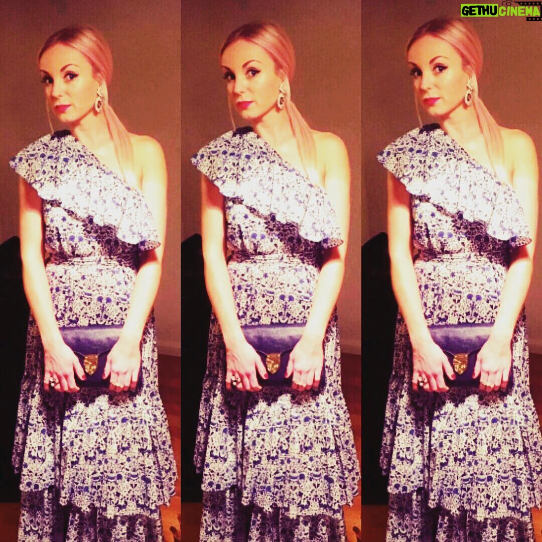 Helen George Instagram - Thank you my dearest @kelvinstylist for dressing me last night! Loved my @annamasonlondon dress, @vickisarge earrings and @aspinaloflondon clutch 💙
