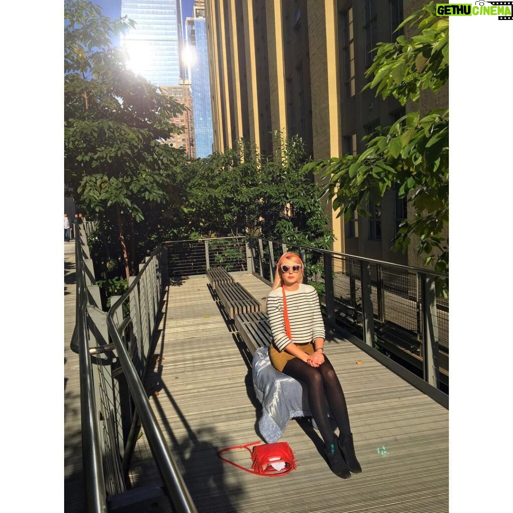 Helen George Instagram - Highline sunning