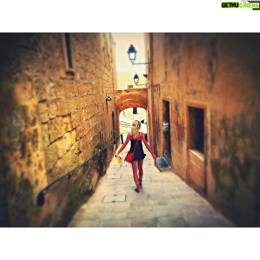 Helen George Instagram - Beautiful Malta 🍒