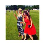 Helen George Instagram - Friday feeling 🍾🍾🍾