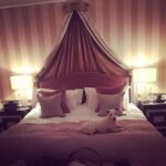Helen George Instagram - Charlie's throne 💤