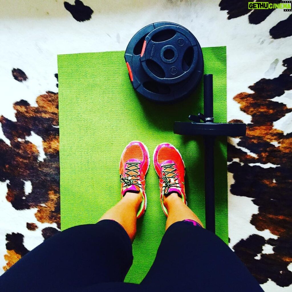 Helen George Instagram - Training after 14 weeks off really hurts