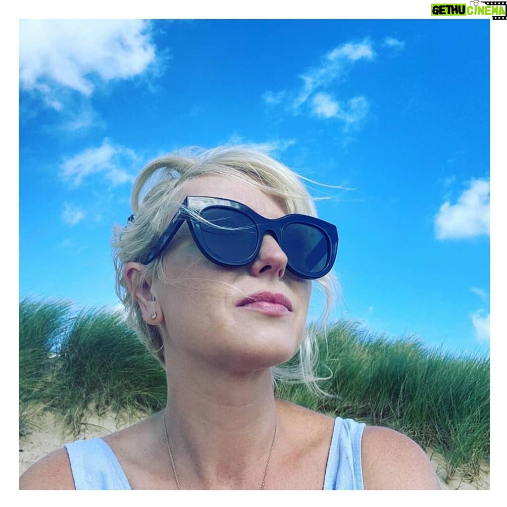 Helen George Instagram - Last few days of summer before work finally starts. ☀️ Sandbanks Beach