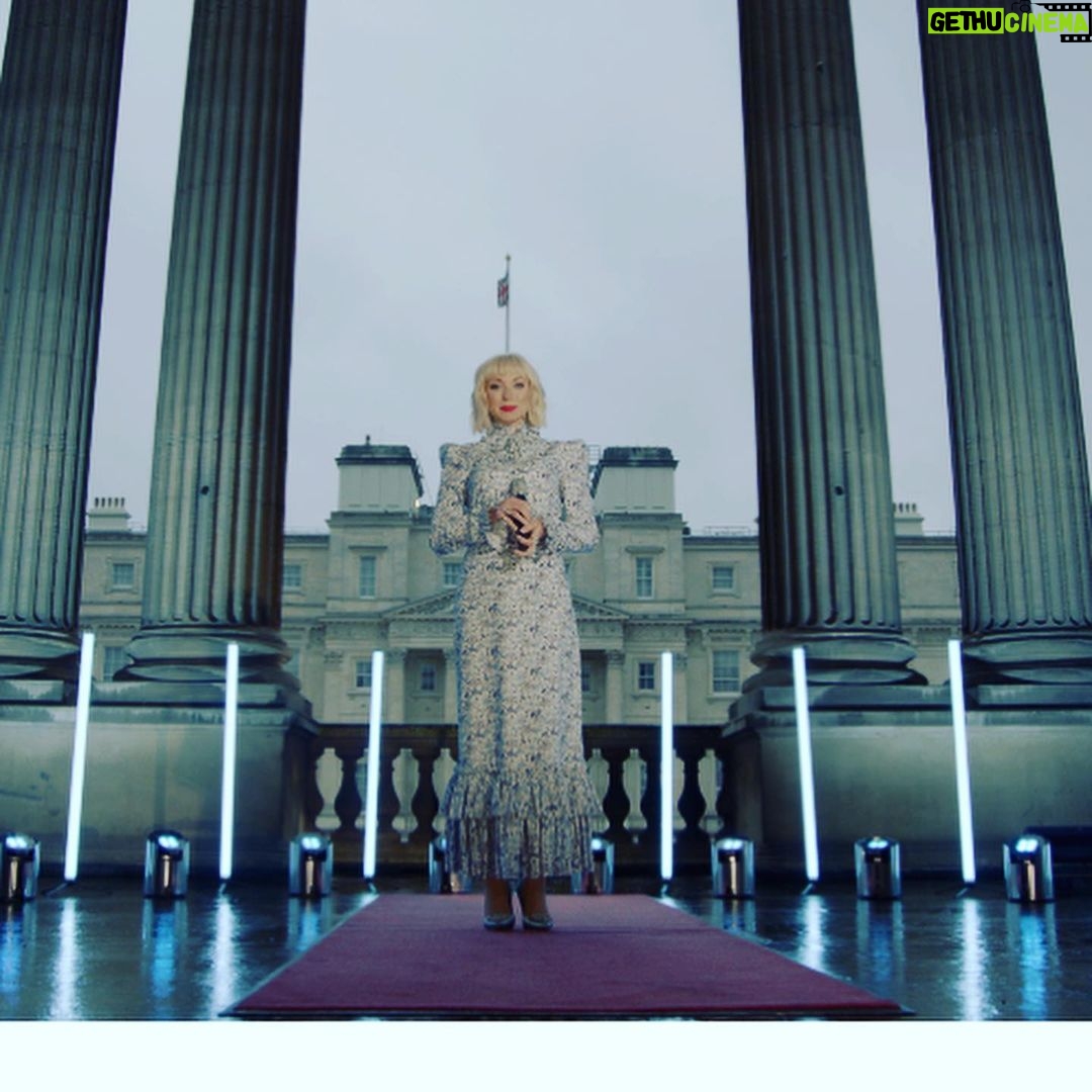 Helen George - 16.2K Likes - As we celebrate the 75th Anniversary of VE Day, I managed to get out of the house and pop along to the queen’s pad. I’ve obviously mastered the talent of wearing the Union Jack on my head, but I also had the honour of singing Vera Lynn’s White Cliffs of Dover. On BBC tonight at 8pm 💙