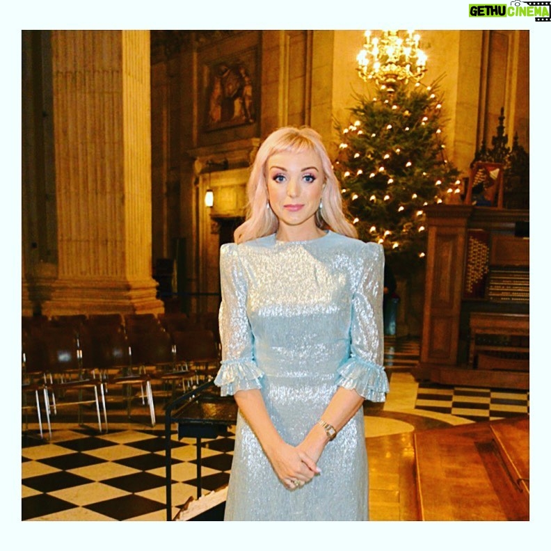 Helen George Instagram - Gorgeous night at St Paul’s last week for @cr_uk Christmas carol concert. Airing on @classicfm on Christmas Eve at 6pm #cancerresearchuk St Paul's Cathredal