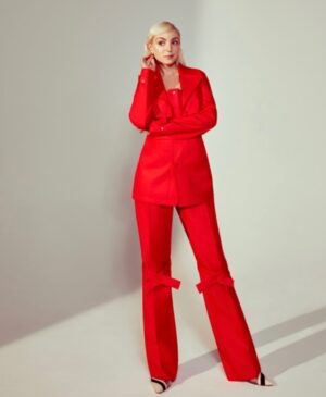 Helen George Instagram - @youmagazine
Photographer: @carlaguler
Hair: @kieronlavine
Makeup: @lipstickkelly
Stylist: @sophieldearden
Writer: @colemorton