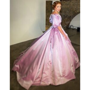 Helen George Instagram - Et cetera et cetera et cetera 💜 

The King and I opens February 2023

Tickets on sale now |  kingandimusical.co.uk