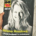 Helena Houdová Instagram - Je venku! Diky Mlademu svetu za krasne otazky🙏🙏🙏💫 💥 Co jste dělala pro krásu ve dvaceti a co pro ni děláte dnes? Je mezi tím nějaký rozdíl? ❤ Ve dvaceti jsem mela pocit, ze nejsem krasna. Nemela jsem se rada, neverila si, bala jsem se, ze nejsem dost. Potrebovala jsem neustale ujistovani zvenci, ze jsem dost. krasna. chytra. vzdelana. uspesna. Dnes vim, ze krasna jsem. Svym vlastnim zpusobem, se svymi dary a talenty, se svym briskem, celulitidou, vraskami, svou rebelskou dusi. Stejne jako je krasna svym jedinecnym zpusobem kazda zena.  Musela jsem vystoupit z vzorcu, ktere nam predkladaji krasu, uspech, chytrost, atd.. jako by to bylo jednotne vykrajovatko vsech zen, jak bychom mely vypadat, citit se, smat se, nebyt moc nebo malo.. A ja se vedome osvobodila z tohoto "jak bych mela vypadat a chovat se" a dala jsem si svobodu - dovolit si byt presne takovou, jaka jsem a v tom najit krasu, uvidet se a prijmout se plne. ❤❤❤❤❤❤ I did great interview for Czech magazine about healing, liberating, allowing change and loosing identity, trauma, life, beauty and out bodies.. Grateful I can share my medicine🙏🙏🙏 📸 by @sarakanakova
