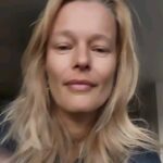 Helena Houdová Instagram - 💫EARLY BIRD PRODPOUZEN DO 25.12.💫 Darujte originalni darek - lecivy zazitek 💫MAGICAL JOURNEY OF SOUND MEDICINE💫 Co: Magicky vecer se svetove uznavanym sound healerem Suntarou a se mnou Kdy: 11.1. Kde: V Praze, v kostele Svateho Simona a Judy Proc: Protoze svet nikdy nepotreboval vic lasky, souciteni a sounalezitosti, nez ted. A kdyz jsme spolu, kdyz tyto vibrace citime ve svem tele, nasobi se a rozsiruje se tak vedomi lasky a autenticity vsude kolem nas. Tim jsme laskou, kterou chceme citit, tim jsme svetem, v kterem chceme zit. Vstupenky a detaily najdete zde: https://www.andaratemple.com/cs/pages/magical-journey-of-sound-medicine Odkaz je i v mem biu💜 Rozhodli jsme se se Suntarou, ze Early Bird vstupenku prodlouzime do 25.12., abyste mohli smysluplny darek koupit i na posledni chvili za uzasnou cenu🙏🏻 Krasny a laskyplny predvanocni cas💫💫💫 Helena Praha City ❤
