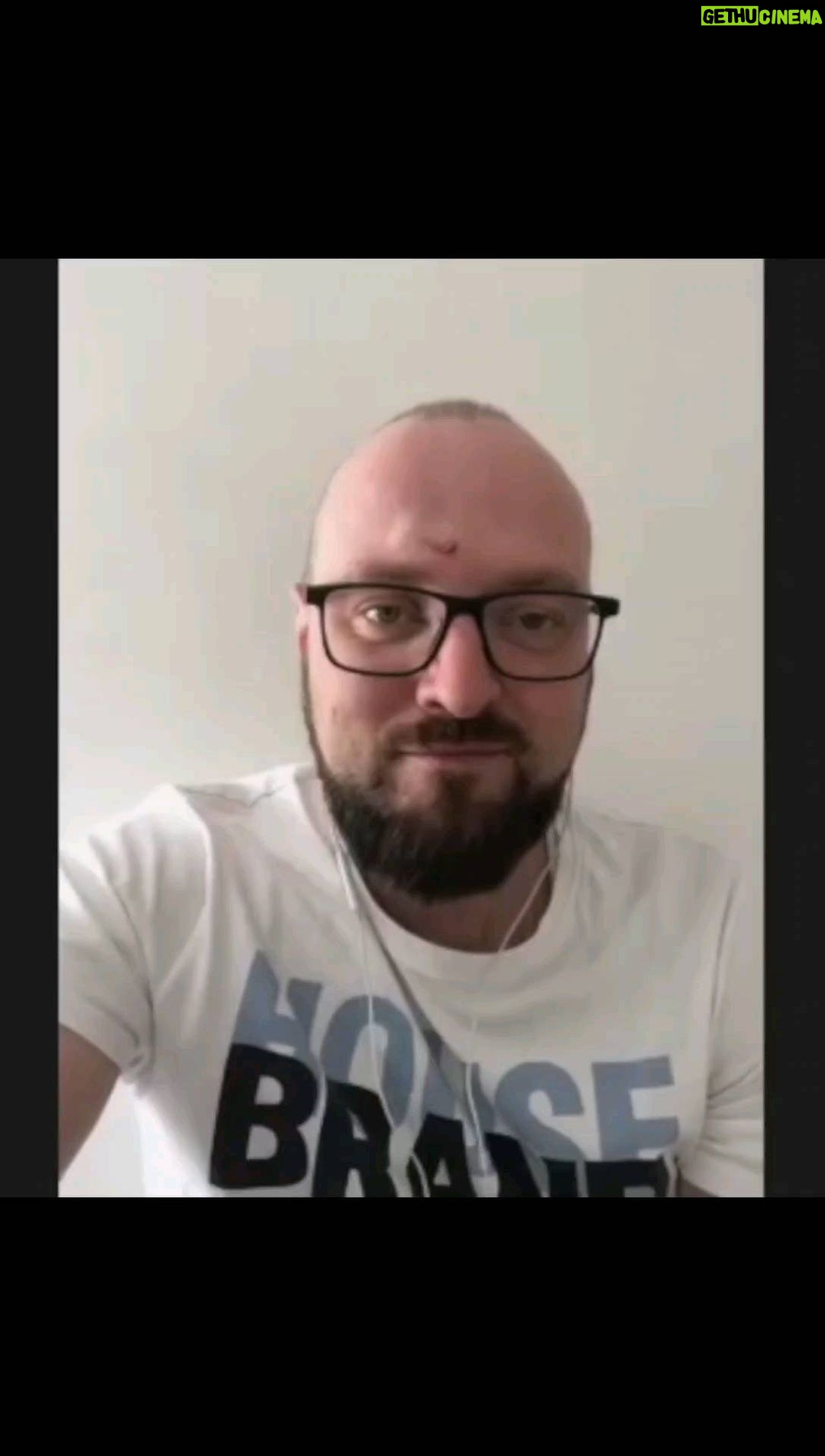 Helena Houdová Instagram - S pokorou 🙏 S vdecnosti 🤗 S laskou ❤️ Dekuju Michale za Tve sdileni svoji cesty Milencem bez hranic. Tolik si Te vazim za Tvoji odvahu🙏 Panove pokud touzite po tom, neco ve svem zivote zmenit, nechavam program jeste par dni otevren k registraci. O nic neprijdete, vse je nahrane a muzete se divat ze zaznamu❤️ www.helenahoudova.com/milenec-bez-hranic Planet Earth