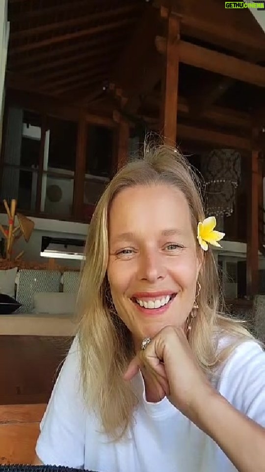 Helena Houdová Instagram - Kdy bude retreat na Bali, pout Egyptem a setkani na Hawaii A Milenec bez hranic zacina uz tuto nedeli❤❤❤