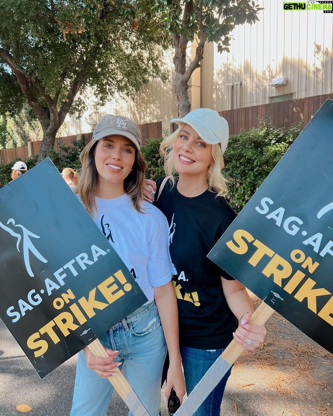 Helena Mattsson Instagram - Supporting our union @sagaftra and hoping we reach a fair agreement soon. We can do this!! 💪#sagaftrastrong @kaylaewell