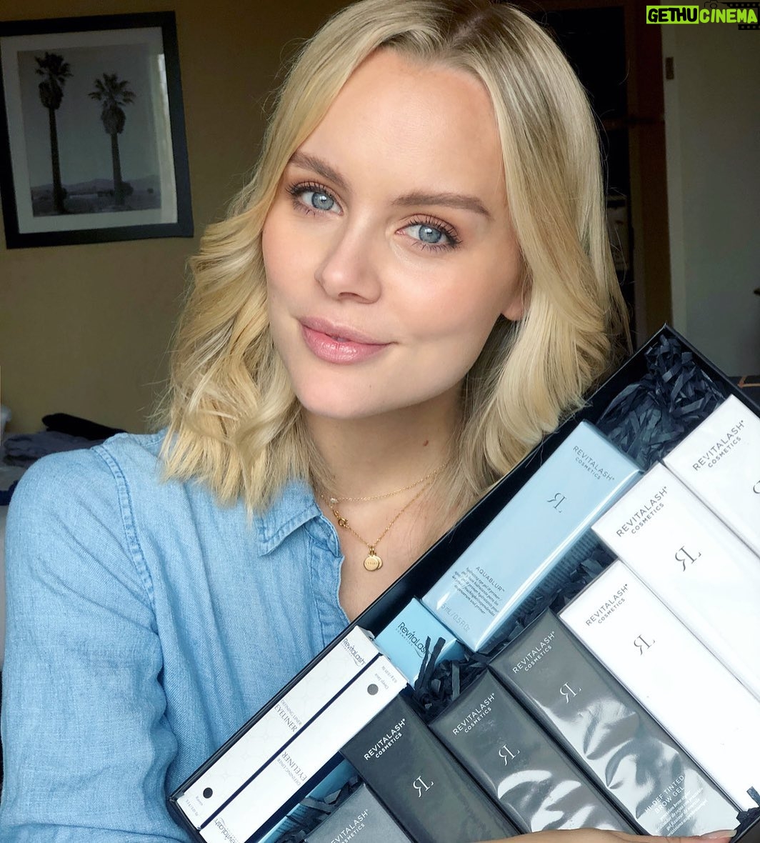 Helena Mattsson Instagram - Thanks @revitalashcosmetics for making my eyes look their best! 🙏💕