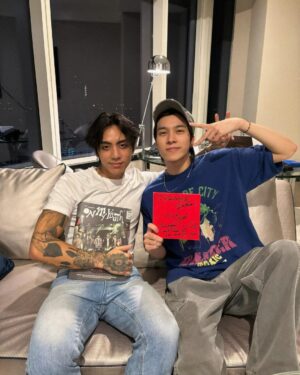 Hendery Instagram - unbelievable🤩OMG!!!Thank you for taking the time to meet with meㅠㅠㅠㅠㅠ  I love the album so much! Hope we can meet again soon @dprian