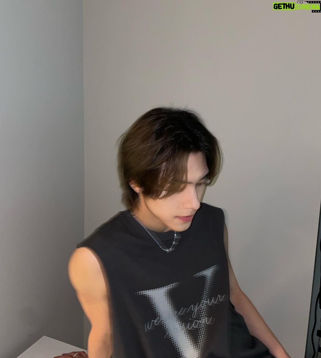 Hendery Instagram - So much fun in Singapore 🫶🏻can’t wait to come here again WayV!