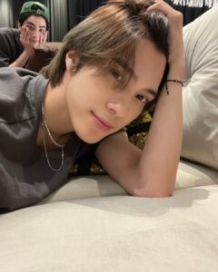 Hendery Instagram - Second time in Indonesia💚love u all💚