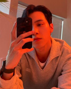Hendery Instagram - Full schedule🗓

#威神大学 #WayVCollege #WayVDorm #LoveChoices #威神宿舍的故事 #恋爱的选择
