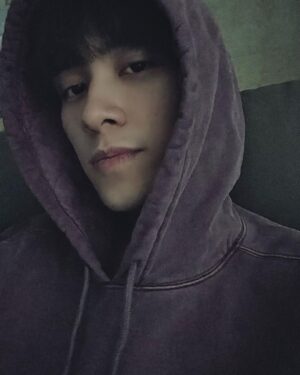 Hendery Instagram - 🤨