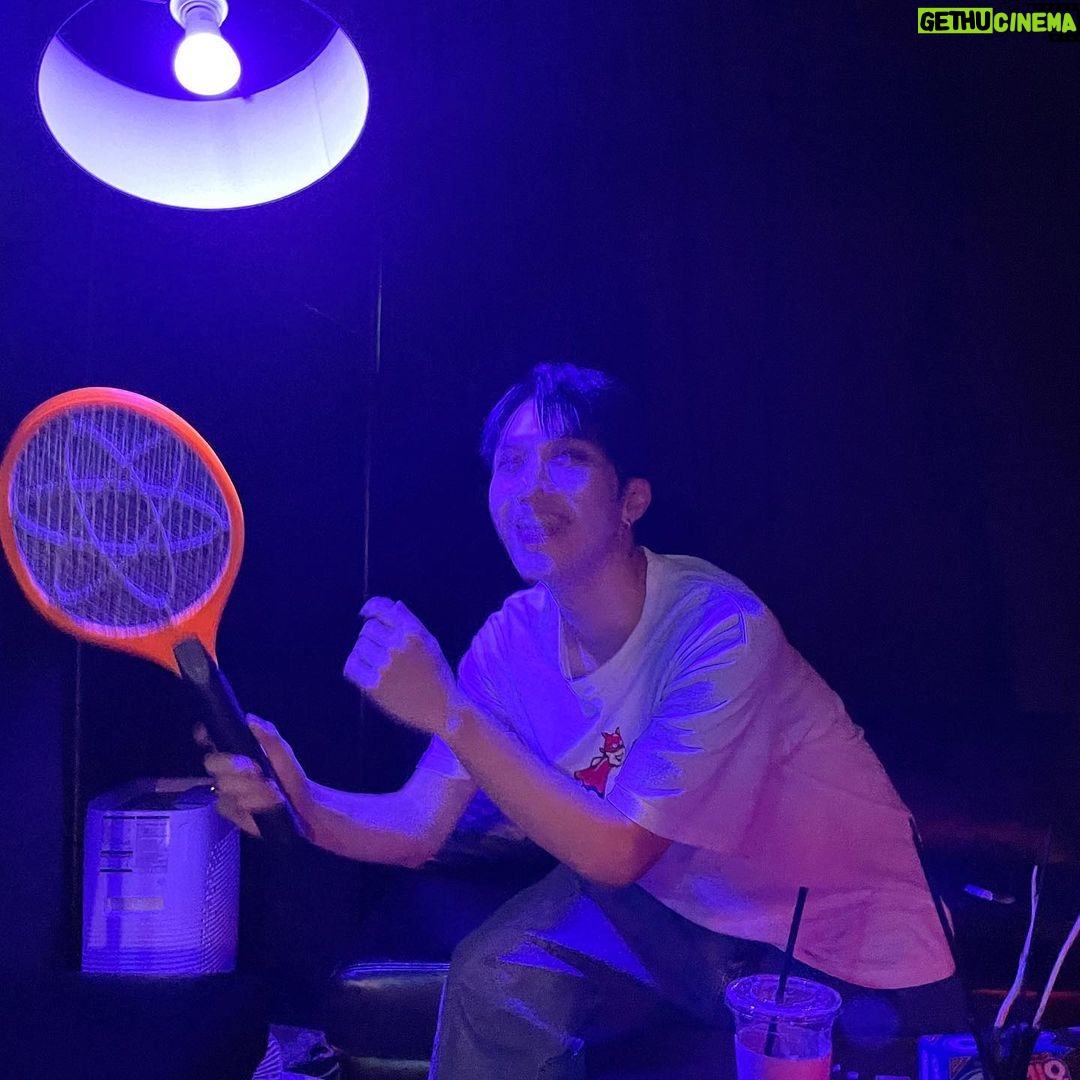 Hendery Instagram - 모기 다 잡아 줄게요ㅋㅋㅋㅋㅋ @rick_bridges