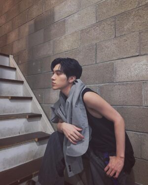 Hendery Instagram - Time is flying 🥹I’m already 23🥹